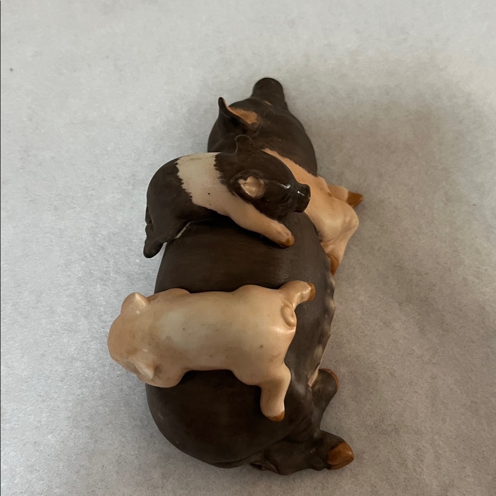 Enesco 1986 Vintage Porcelain Pig Mama Sow With Baby Piglets Figurine - Picture 6 of 11